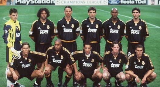 一场0-1爆出大冷门，意甲领头羊倒下，惨遭淘汰，萨里神换人（0-1爆冷，意甲榜首队折戟出局，萨里妙手换人成关键）