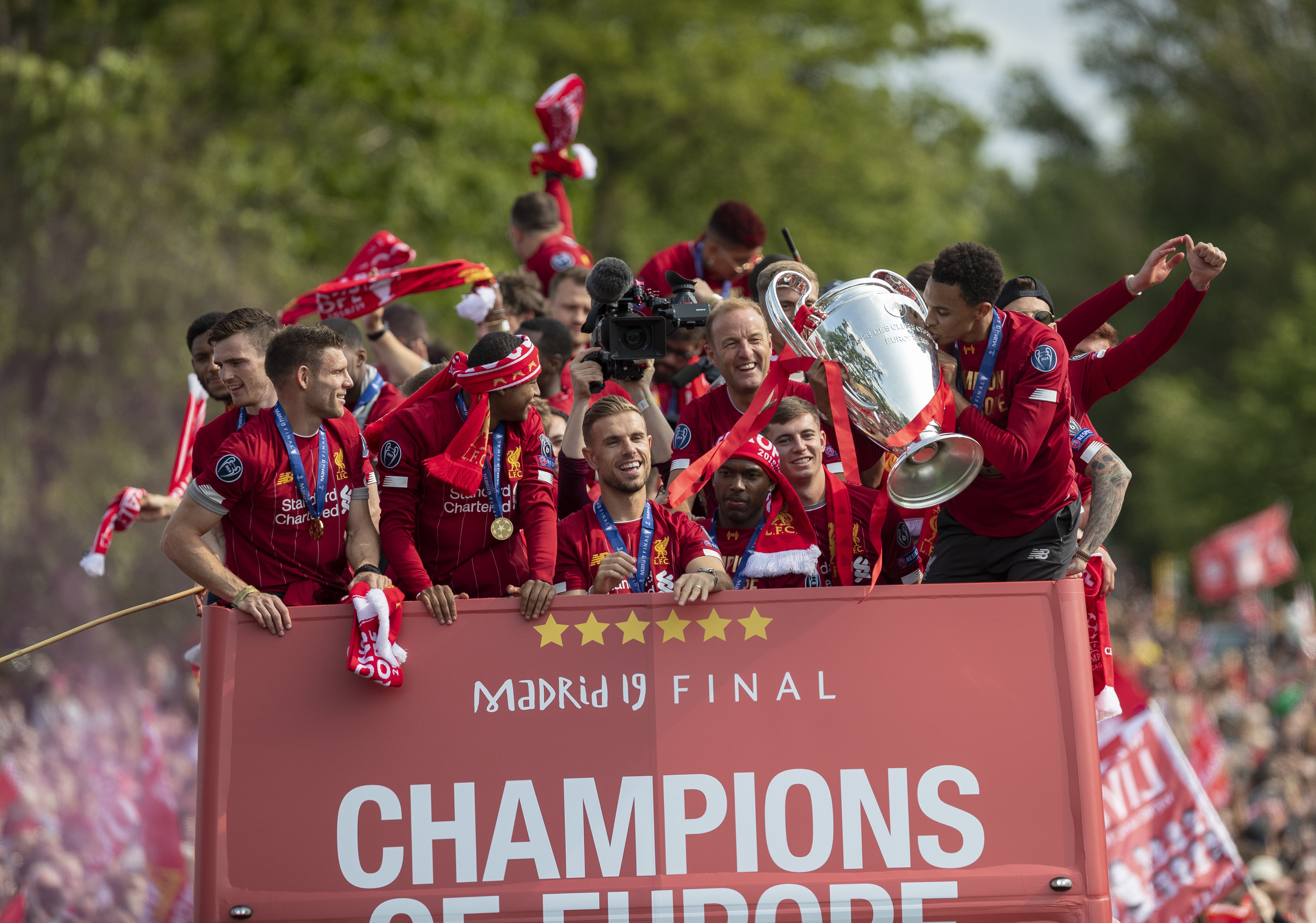 2-0变3-3！96分钟惨遭倒数第四绝平 11.5亿豪门5轮1胜+10轮拿8分（2-0到3-3！补时第96分钟被倒数第4追平，11.5亿豪门近5轮仅1胜、10轮只得8分）