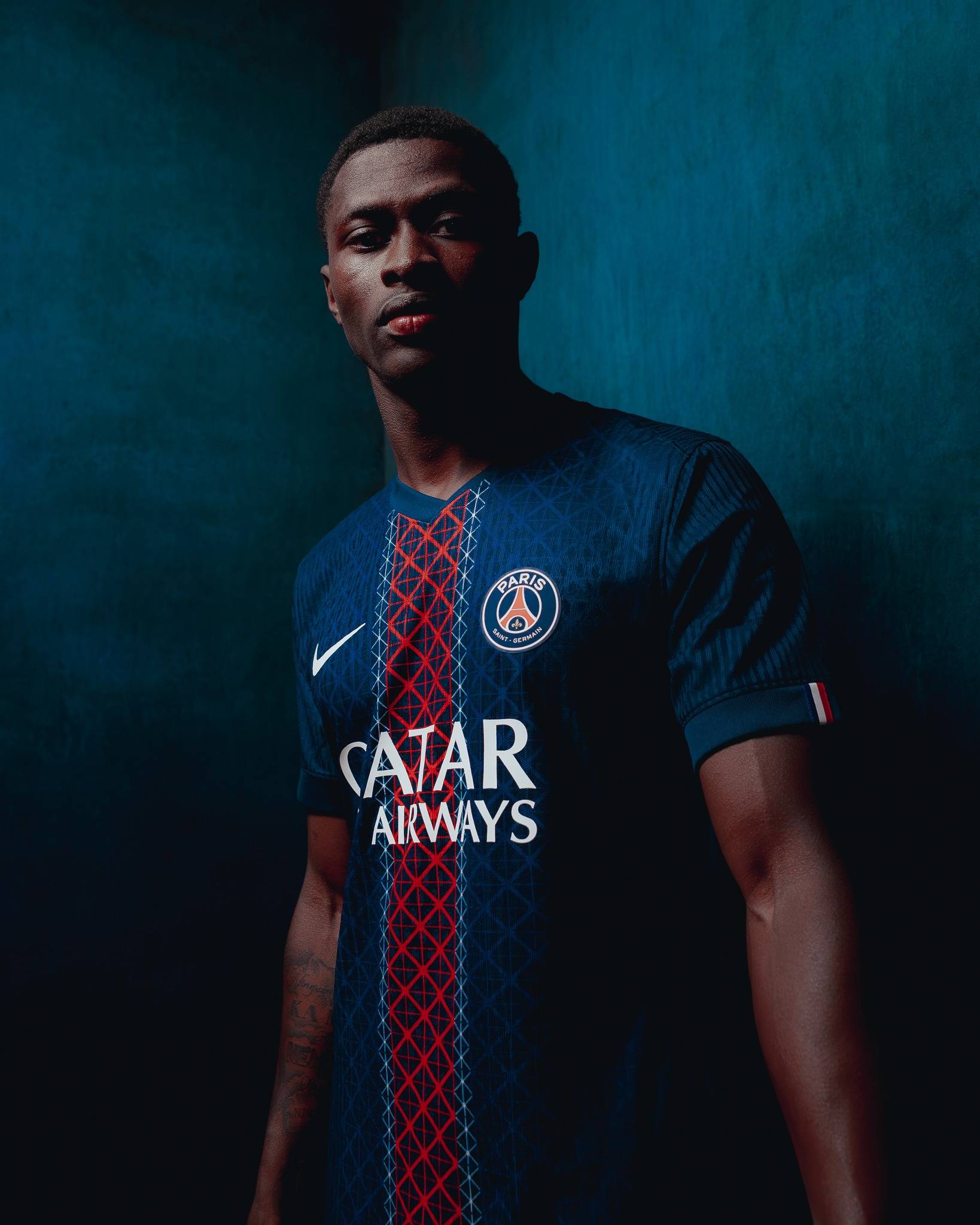 半场战报：巴西2-0塞内加尔，埃斯特旺、卡塞米罗建功（上半场：巴西2比0领先塞内加尔，埃斯特旺与卡塞米罗破门）