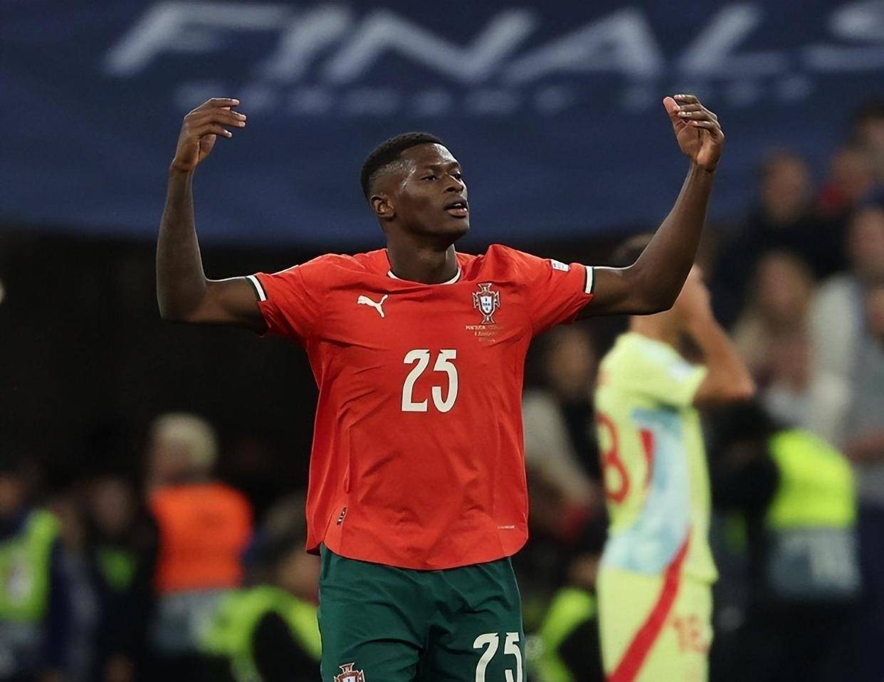 瓜迪奥拉双喜临门！福登三轮5球，曼城3-0大胜最强升班马宣战皇马（曼城3-0斩最强升班马！福登三轮轰5球，瓜迪奥拉喜上加喜，向皇马下战书）