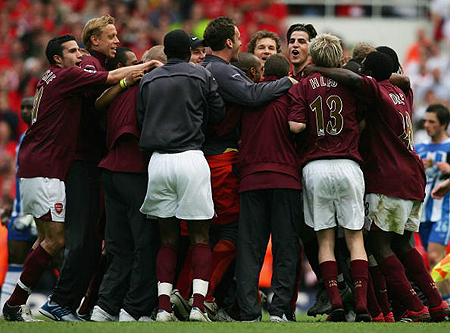 国足U22战乌兹别克首发站位：阵型4-4-2，蒯纪闻搭档朱鹏宇（U22国足迎战乌兹别克首发出炉：4-4-2阵型，蒯纪闻携手朱鹏宇）