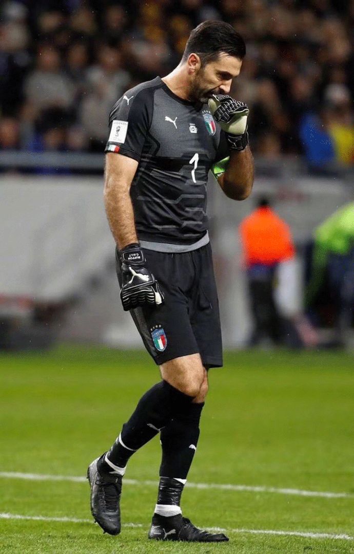 斯帕莱蒂：弗拉霍维奇会缺阵两三个月；我们要赢而且踢得漂亮（斯帕莱蒂：弗拉霍维奇将伤缺2-3个月，球队既要赢球也要踢得好看）