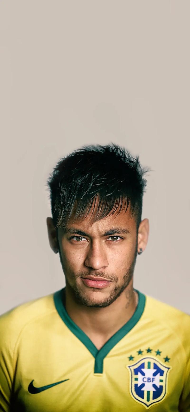 邓涵文因经济保障和新东家前景决定离开武汉三镇，加盟云南玉昆，成为球队核心球员。（因经济保障与前景考量，邓涵文告别武汉三镇，加盟云南玉昆担纲球队核心）