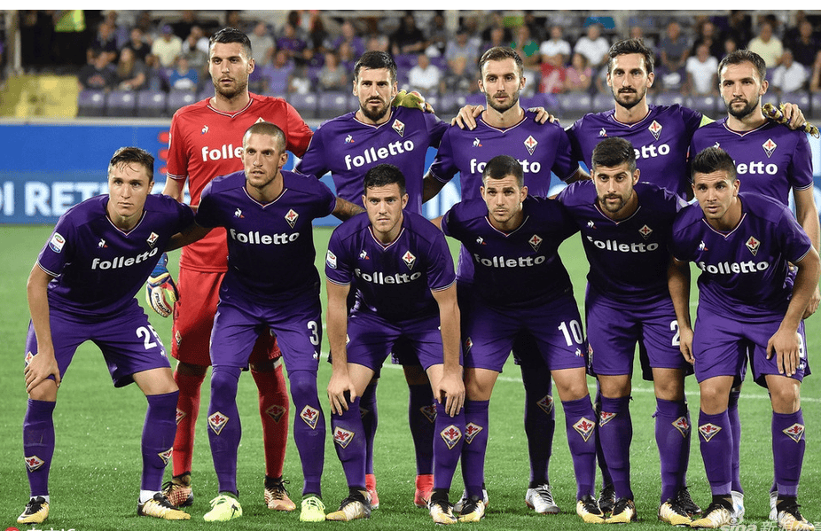 一战跌两名！湖人不敌马刺后从西部第二掉落至西部第四（湖人不敌马刺后排名连降两位：由西部第2滑至第4）