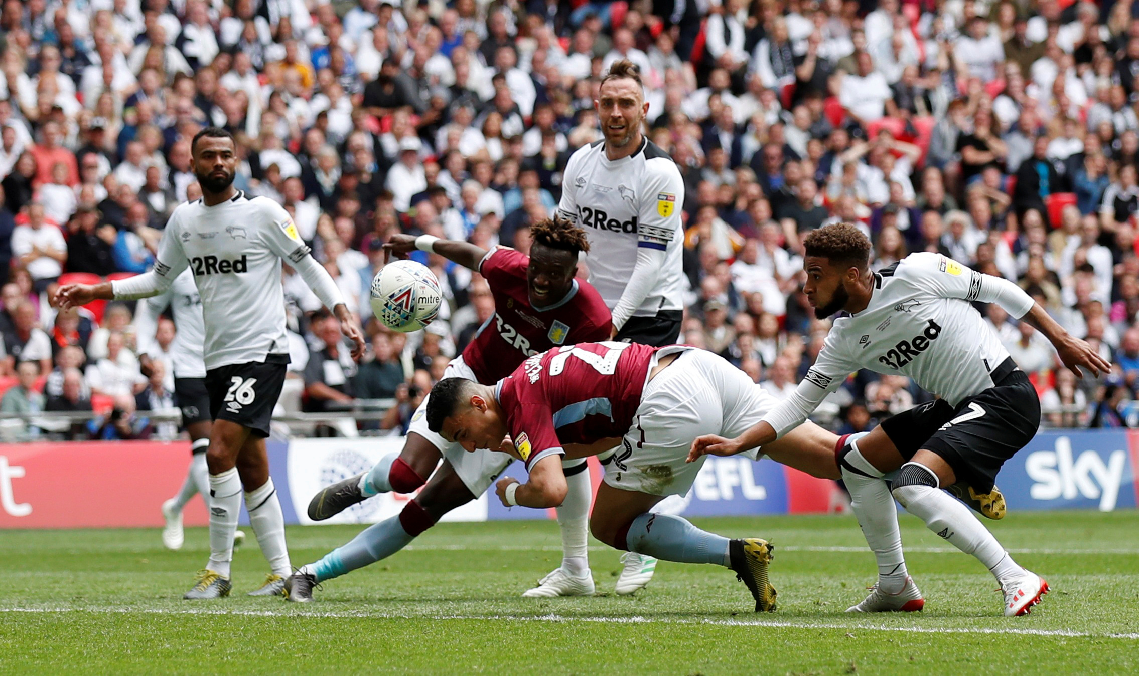 哈兰德：1-1的时候詹卢卡-曼奇尼摸我屁股，这激怒了我（哈兰德：1-1时詹卢卡-曼奇尼的不当接触让我十分愤怒）