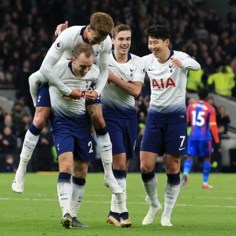 大连球迷给李昂留言寻求“信号”和“定心丸”，李昂点赞了（大连球迷向李昂留言求“信号”和“定心丸”，李昂已点赞）