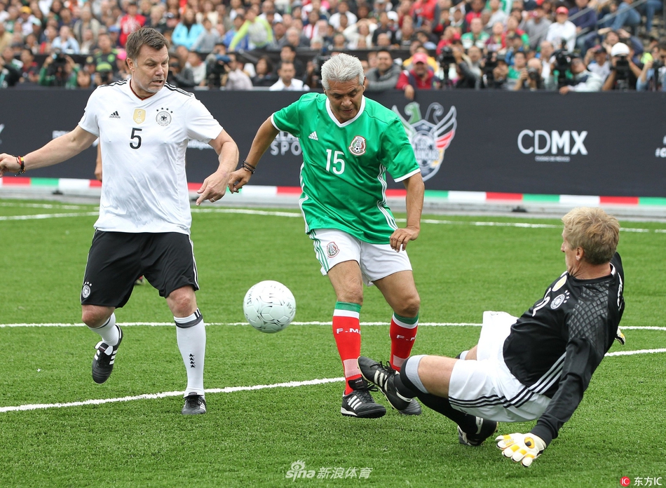 世体：奥尔莫左肩脱臼恢复良好，预计伤缺一个月（世体：奥尔莫左肩脱臼恢复顺利，预计将缺阵约四周）